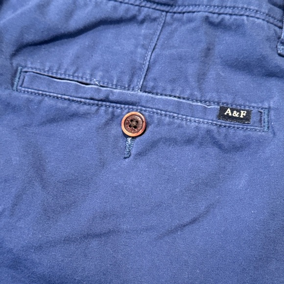 Abercrombie & Fitch Men's Navy Flat Front Shorts - Picture 5 of 5